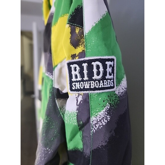 Ride Snowboards Boys Ski Jacket Size Large (13-14) Will Fit Adult Small - Picture 3 of 10